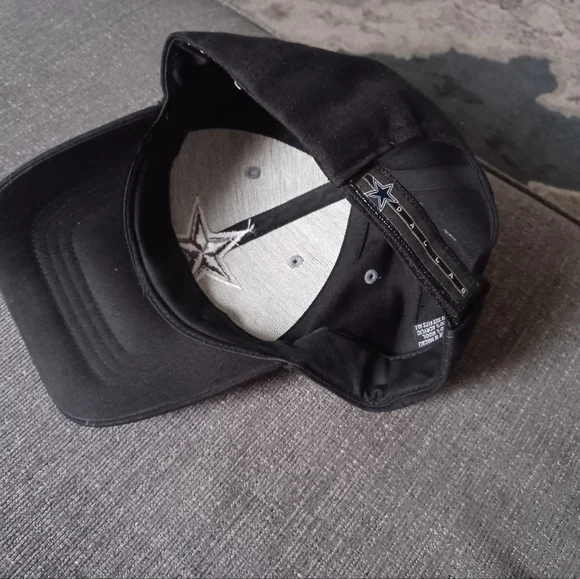 Dallas Cowboys hat - Picture 3 of 3